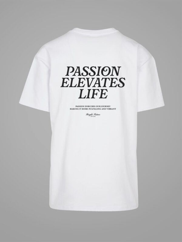 Alternative view of Passion Elevates Life - weiß - oversize